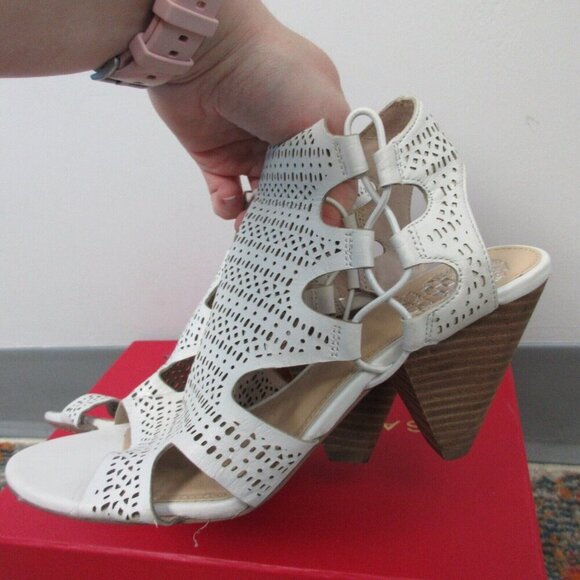 Vince Camuto Esten Heeled Sandal Women Size 7 White Cut Out Heeled Leather 450 - Picture 2 of 9